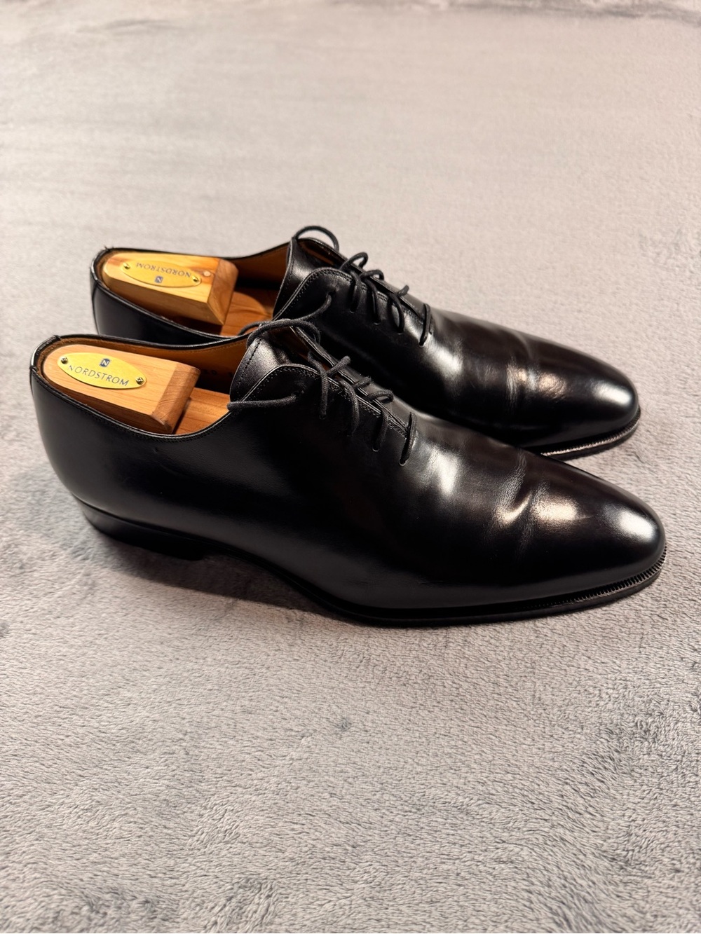 Magnanni Whole Cut Black Leather Dress Shoes - Picture 5 of 13